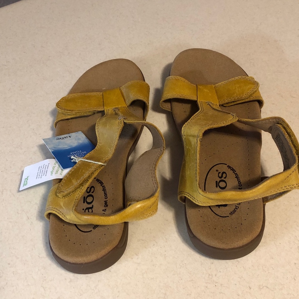 NWT Taos Memory Foam Sandals - Picture 4 of 9